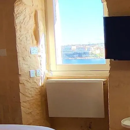 Coast 52 Savynomad Harbour Residences Wow Views