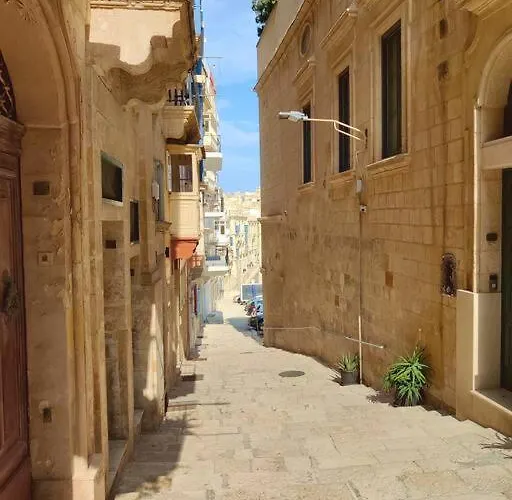 Coast 52 Savynomad Harbour Residences Wow Views 발레타