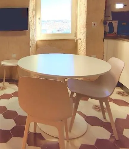 펜션 Coast 52 Savynomad Harbour Residences Wow Views 발레타