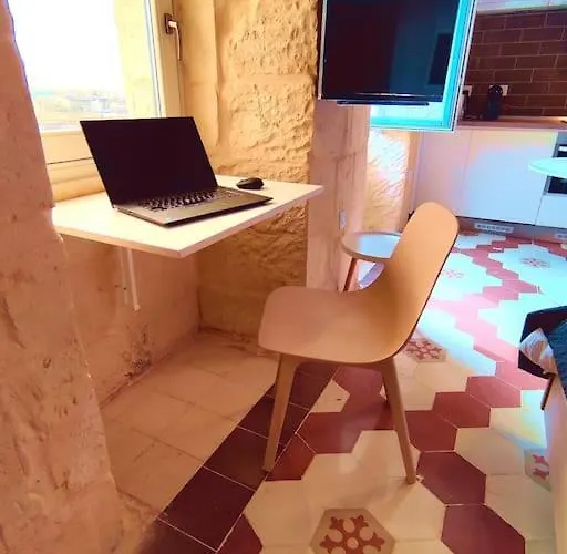 Coast 52 Savynomad Harbour Residences Wow Views 펜션 발레타