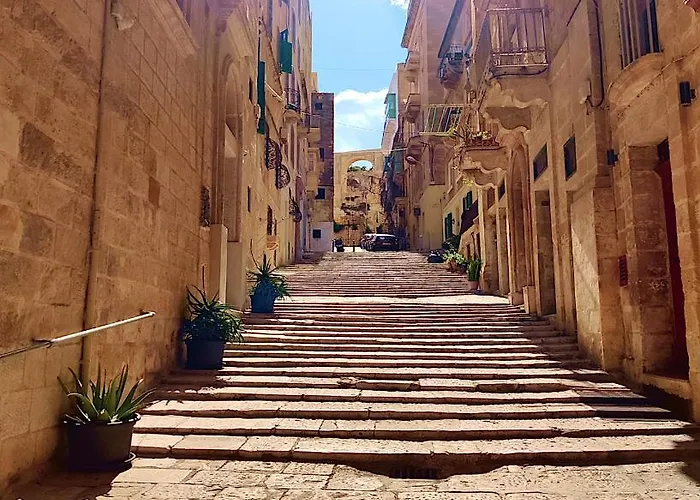 Coast 52 Savynomad Harbour Residences Wow Views 발레타